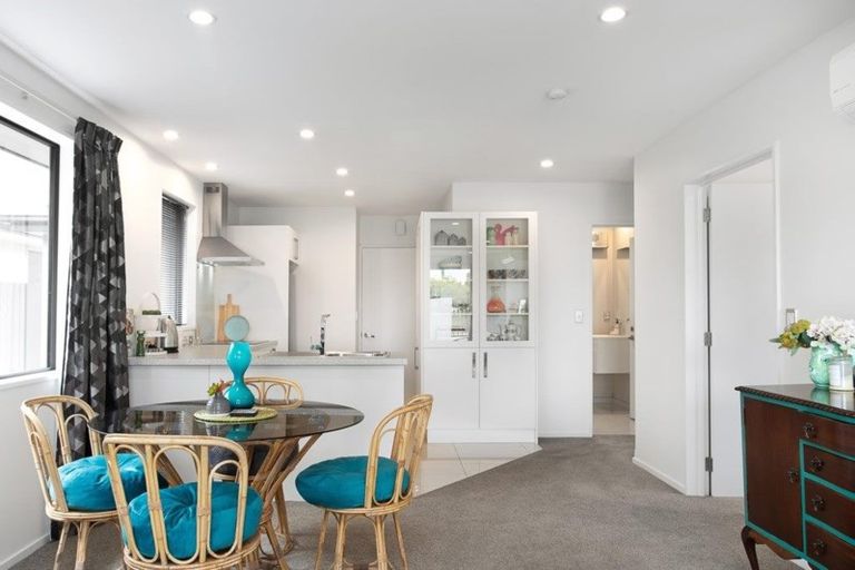 Photo of property in 72a Wilsons Road, Saint Martins, Christchurch, 8022