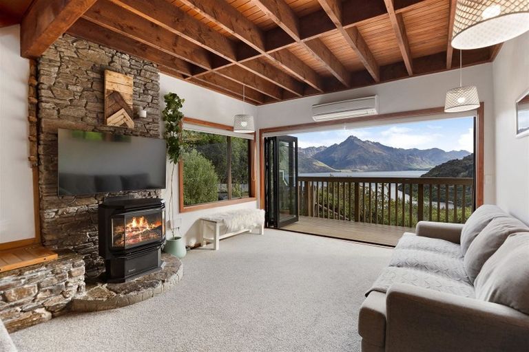 Photo of property in 24b Mckerrow Place, Sunshine Bay, Queenstown, 9300