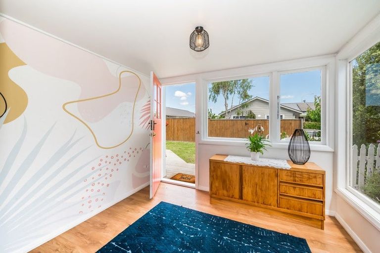 Photo of property in 100 Matatua Road, Raumati Beach, Paraparaumu, 5032