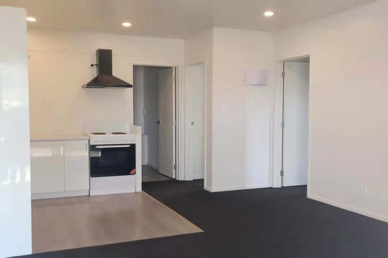 Photo of property in 2/4313 Great North Road, Glendene, Auckland, 0602