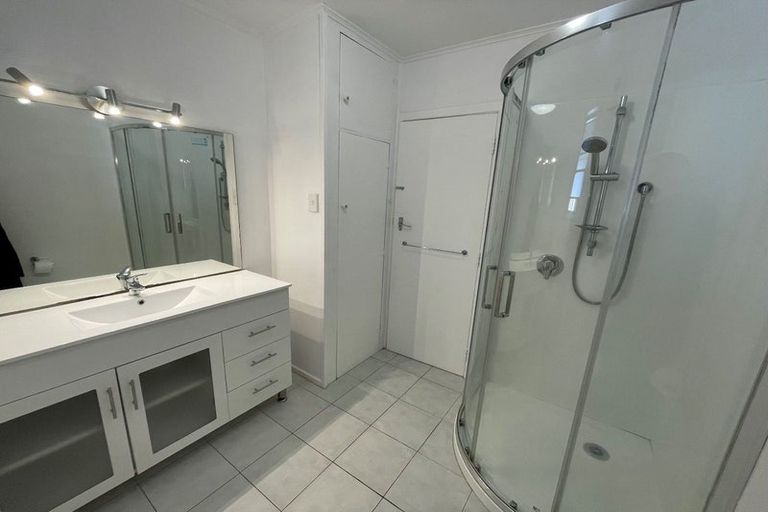 Photo of property in 2/154 Carrington Street, Lower Vogeltown, New Plymouth, 4310