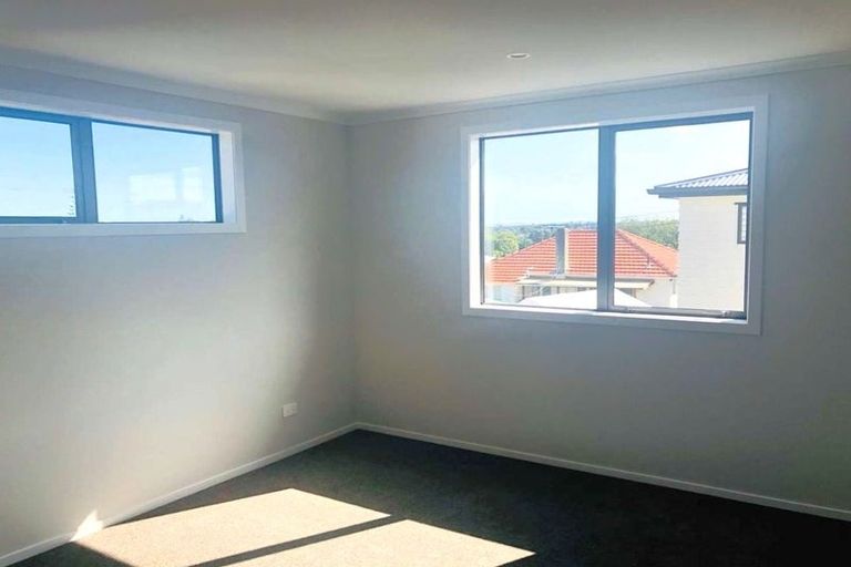 Photo of property in 4c Croydon Road, New Lynn, Auckland, 0600