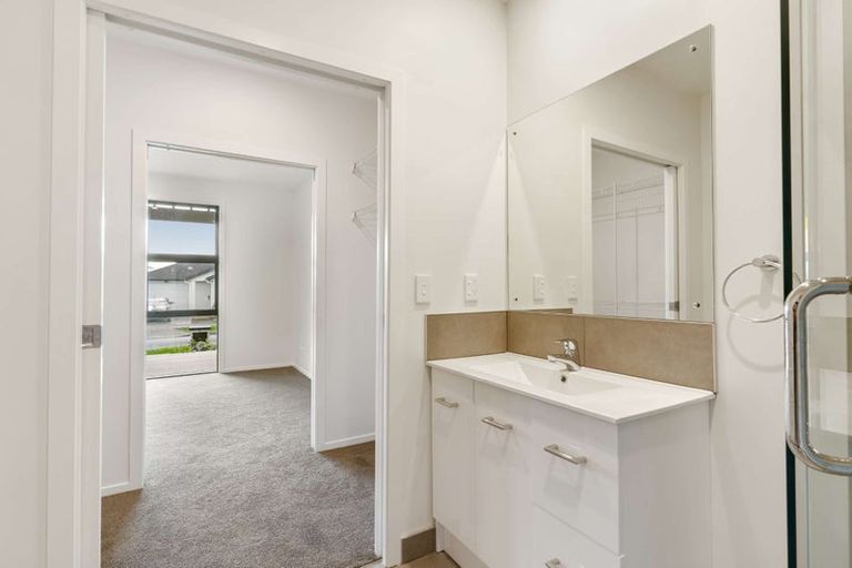 Photo of property in 12 Aho Lane, Karaka, Papakura, 2113