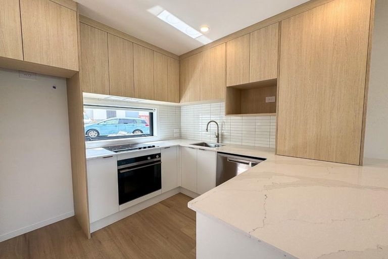 Photo of property in 30d Flaxdale Street, Birkdale, Auckland, 0626