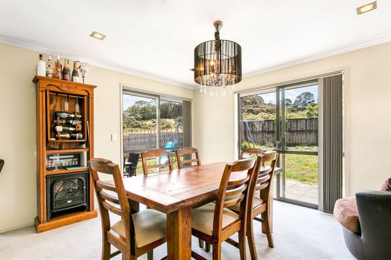 Photo of property in 70 South Kensington Way, Henderson, Auckland, 0612