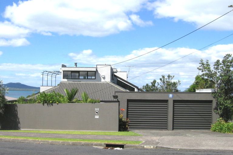 Photo of property in 2/103 Aberdeen Road, Castor Bay, Auckland, 0620