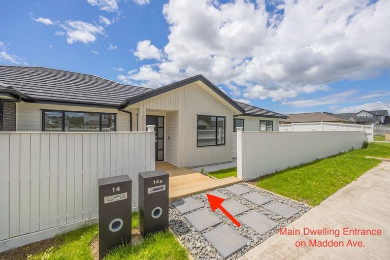 Photo of property in 14 Madden Avenue, Kumeu, 0810