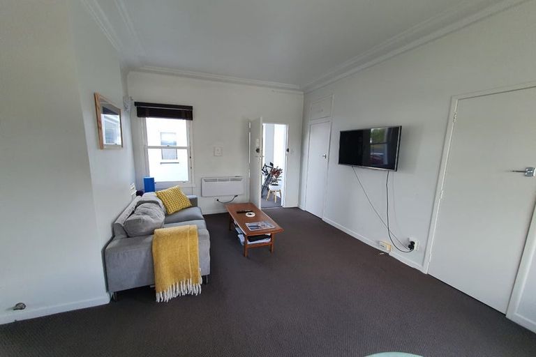 Photo of property in Illawarra Flats, 5/6 Brighton Road, Parnell, Auckland, 1052