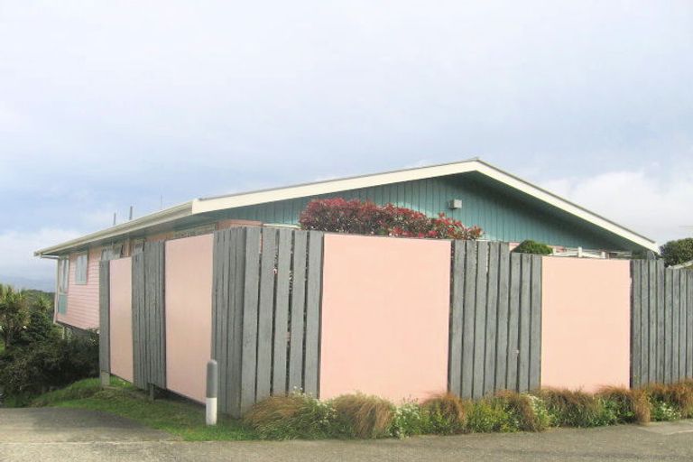 Photo of property in 22 Cypress Drive, Maungaraki, Lower Hutt, 5010
