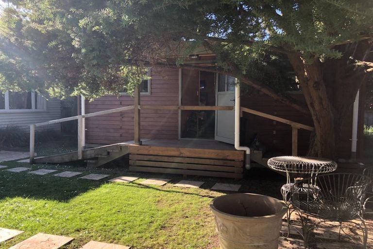 Photo of property in 1 Vectis Road, Hillcrest, Hamilton, 3216