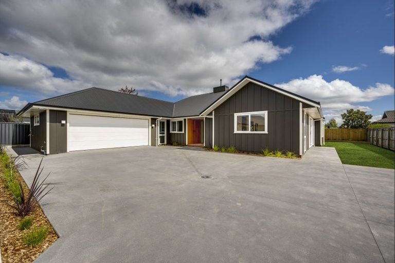 Photo of property in 12 Rich Rise, Havelock North, 4130