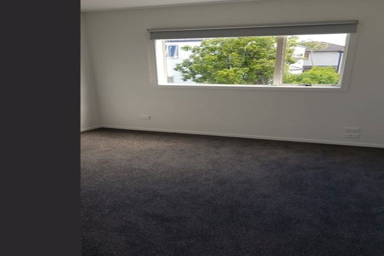 Photo of property in 5/14 Fields Parade, Oteha, Auckland, 0632