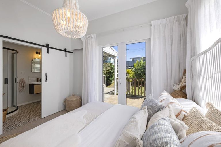 Photo of property in 7 Belt Road, Moturoa, New Plymouth, 4310