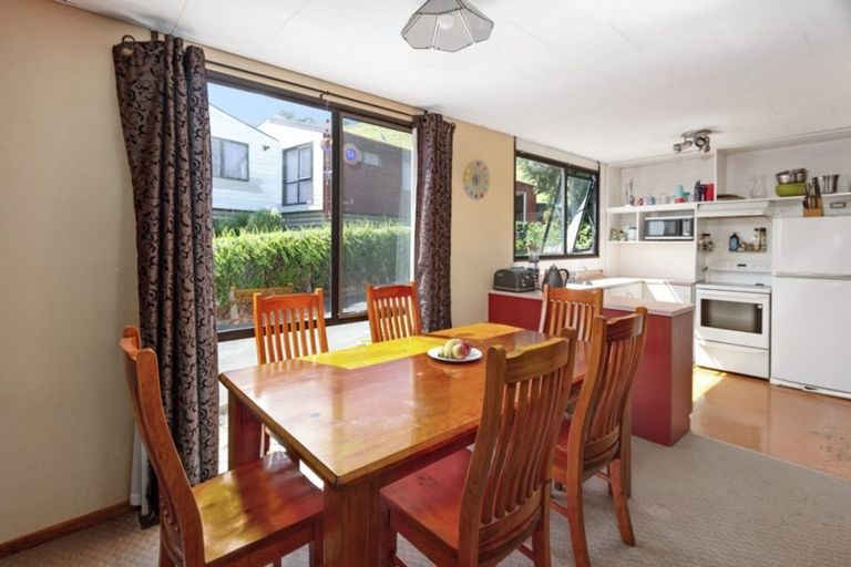 Photo of property in 5a Matchett Way, Mangere Bridge, Auckland, 2022
