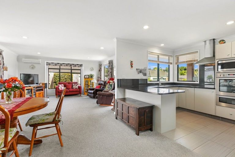 Photo of property in 111 Sterling Gate Drive, Bethlehem, Tauranga, 3110