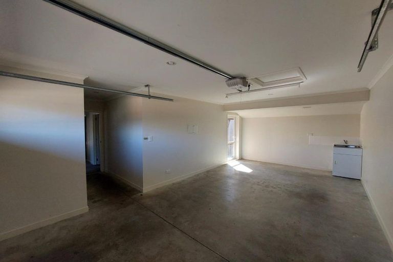 Photo of property in 1/33 Clemow Road, Fitzroy, New Plymouth, 4312