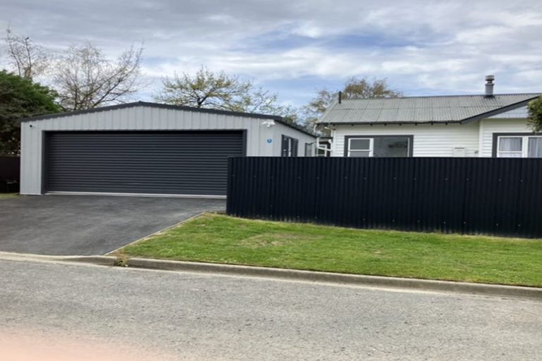 Photo of property in 12 Elderlee Street, Milton, 9220