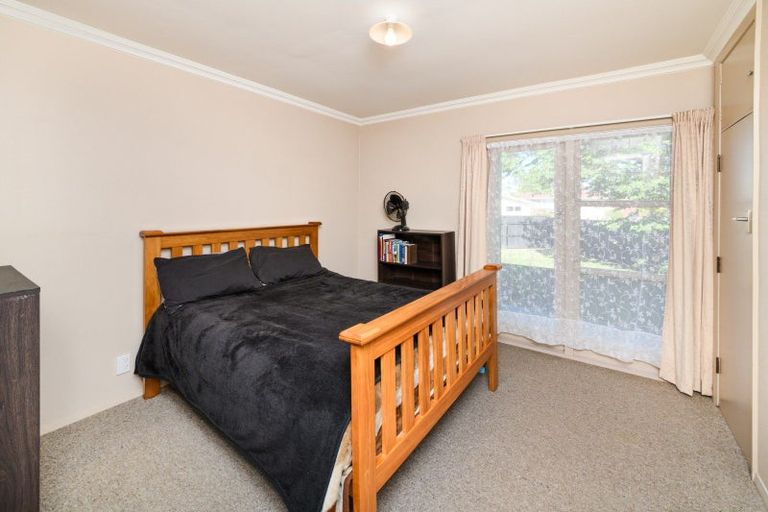 Photo of property in 2a Lowestoft Place, West End, Palmerston North, 4412