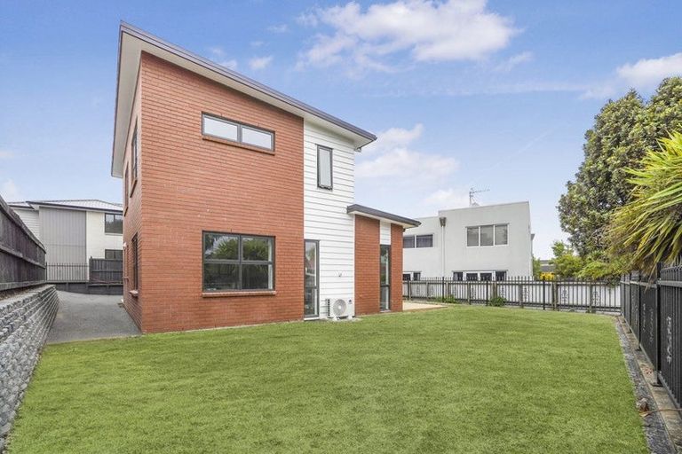 Photo of property in 11 Kawakawa Place, Hillcrest, Hamilton, 3216