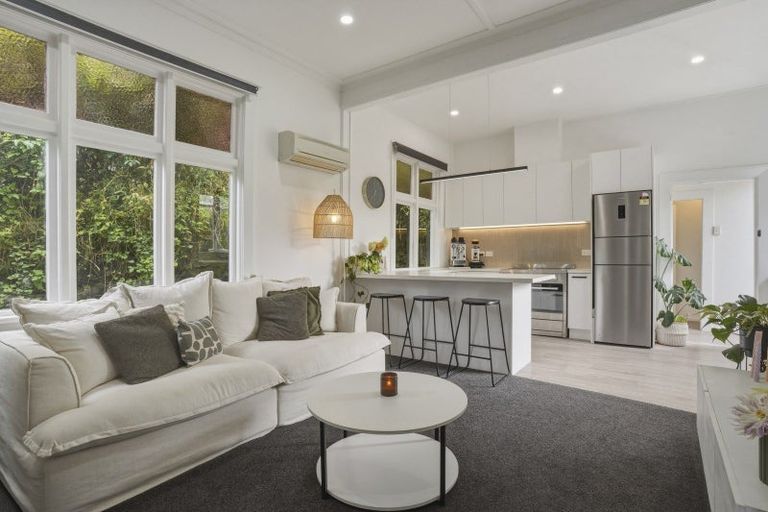 Photo of property in 24 Bridge Street, Clyde Hill, Dunedin, 9011