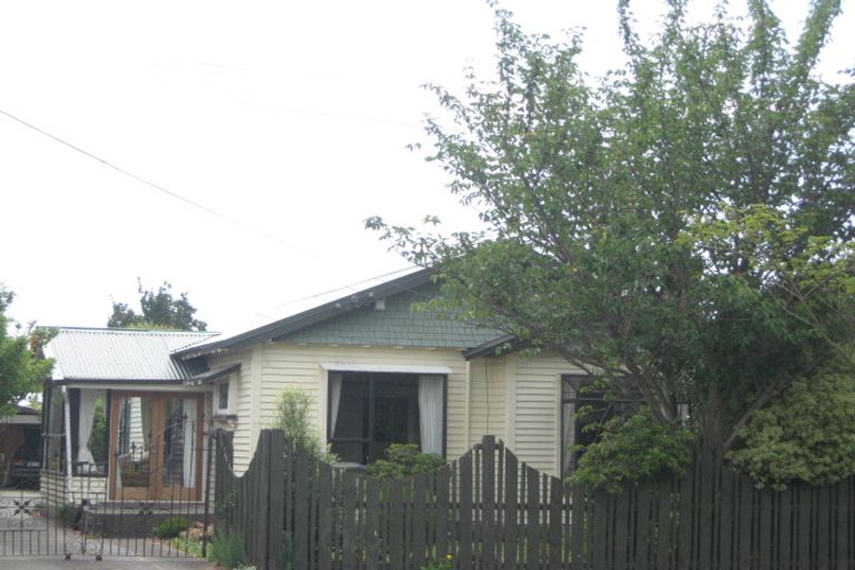 Photo of property in 82 Simeon Street, Spreydon, Christchurch, 8024