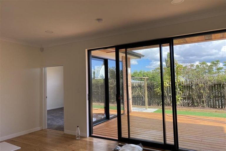 Photo of property in 16a Venus Place, Half Moon Bay, Auckland, 2012