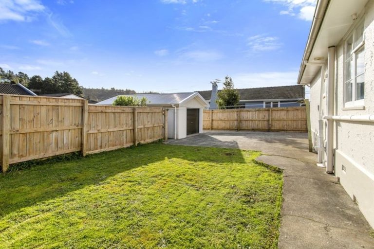 Photo of property in 360 Stokes Valley Road, Stokes Valley, Lower Hutt, 5019