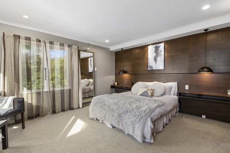 Photo of property in 8 South Street, Tawa, Wellington, 5028