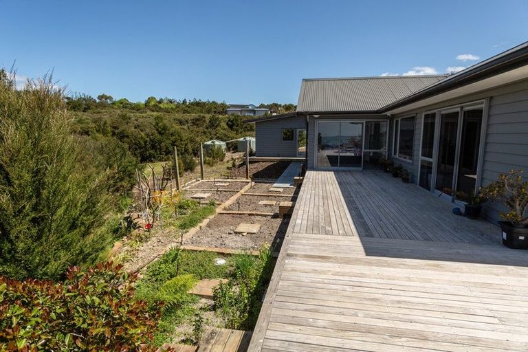 Photo of property in 108 Stratford Drive, Cable Bay, 0420