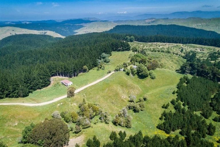 Photo of property in 1447 Ridgemount Road, Tutira, Napier, 4188