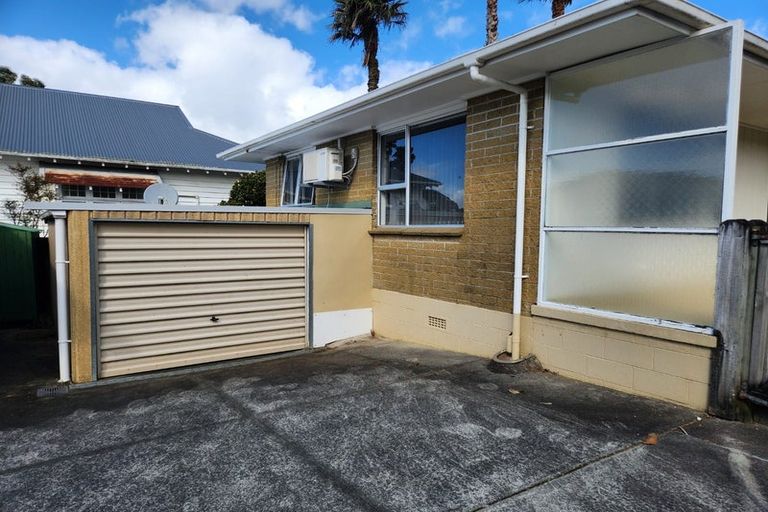 Photo of property in 1/191 Don Buck Road, Massey, Auckland, 0614