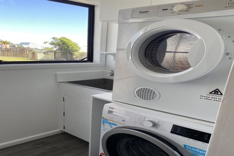 Photo of property in 7 Carluke Street, Paparangi, Wellington, 6037