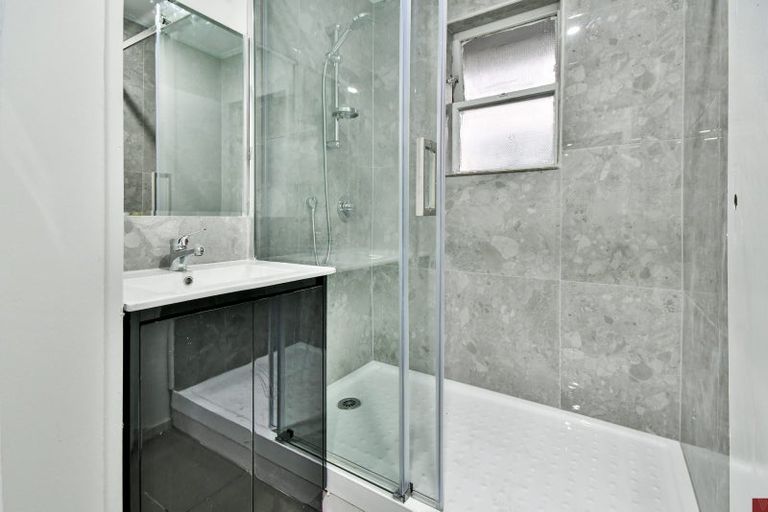 Photo of property in 1/12 Reagan Road, Manukau, Auckland, 2025