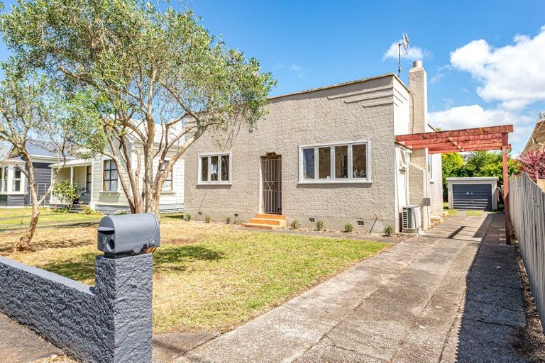 Photo of property in 18 Seddon Street, Aramoho, Whanganui, 4500