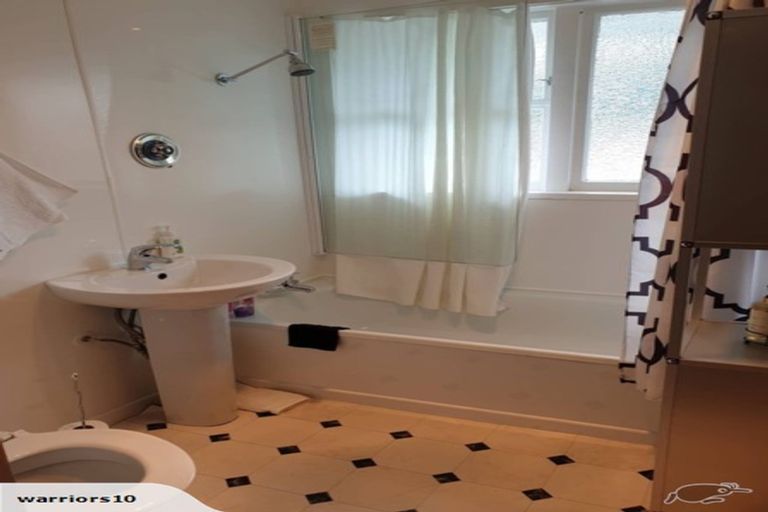 Photo of property in 1/6 Hay Street, Ebdentown, Upper Hutt, 5018