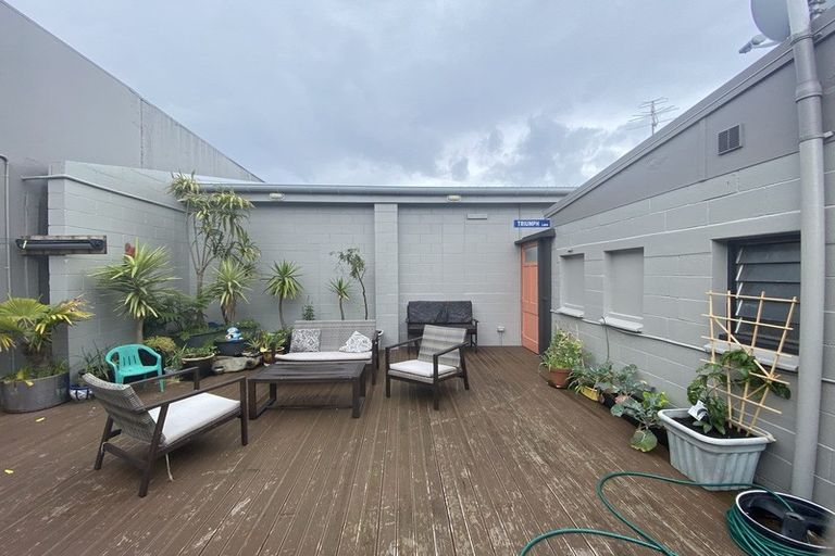 Photo of property in 43 Domett Street, Waitara, 4320