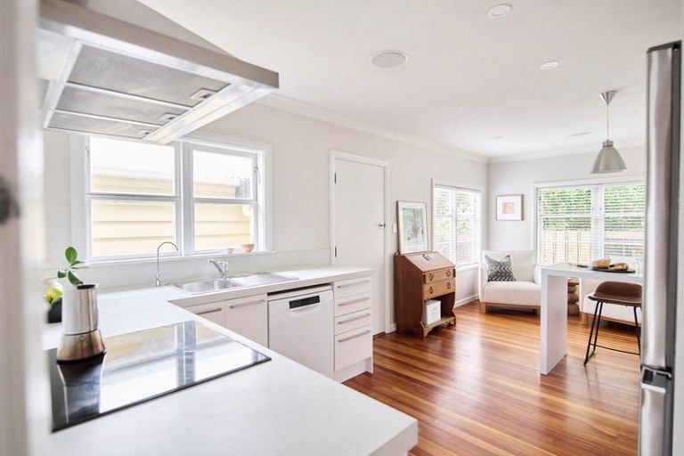 Photo of property in 4 Mana Avenue, Titahi Bay, Porirua, 5022