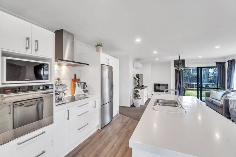 Photo of property in 3 Hineaari Street, Marshland, Christchurch, 8083