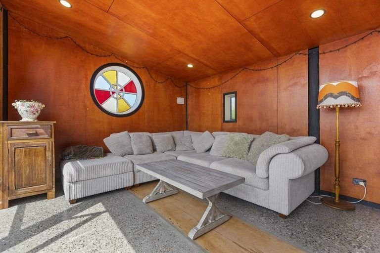 Photo of property in 8 Blenheim Place, Vogeltown, New Plymouth, 4310