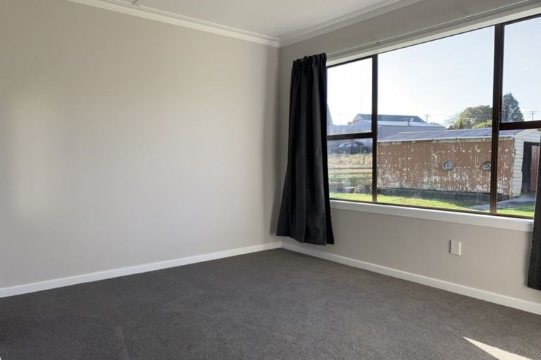 Photo of property in 4 Main Road, Clinton, 9534