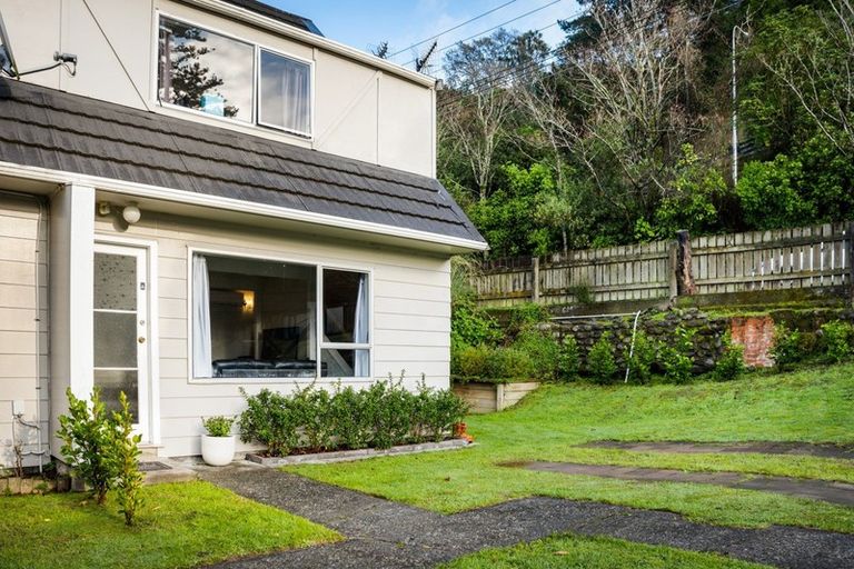 Photo of property in 264a Grounsell Crescent, Belmont, Lower Hutt, 5010