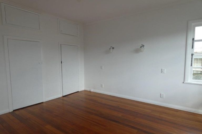 Photo of property in 93 Karori Road, Karori, Wellington, 6012