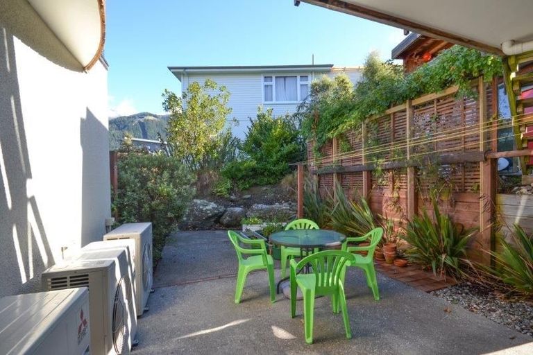 Photo of property in 8 Veint Crescent, Queenstown, 9300