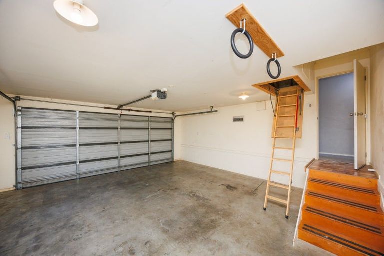 Photo of property in 92 Parnell Heights, Kelvin Grove, Palmerston North, 4414