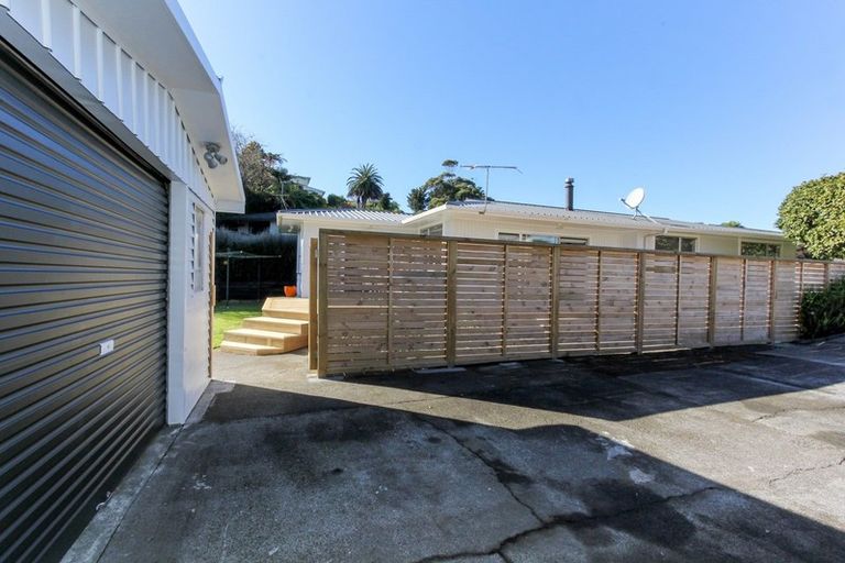 Photo of property in 5a Ambury Place, Merrilands, New Plymouth, 4312