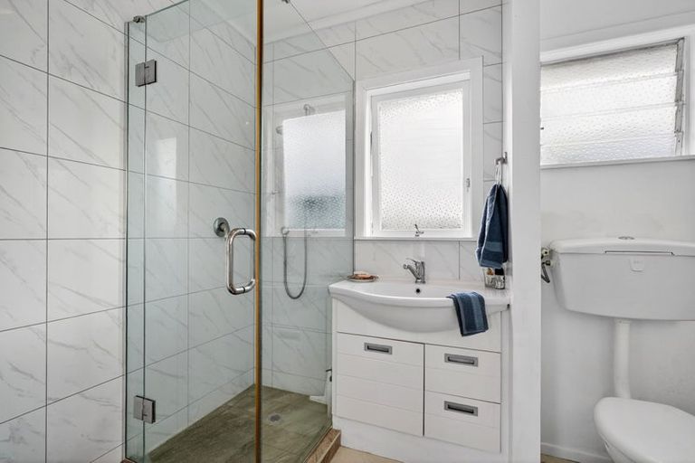 Photo of property in 1/2 Tye Road, Hillcrest, Auckland, 0627