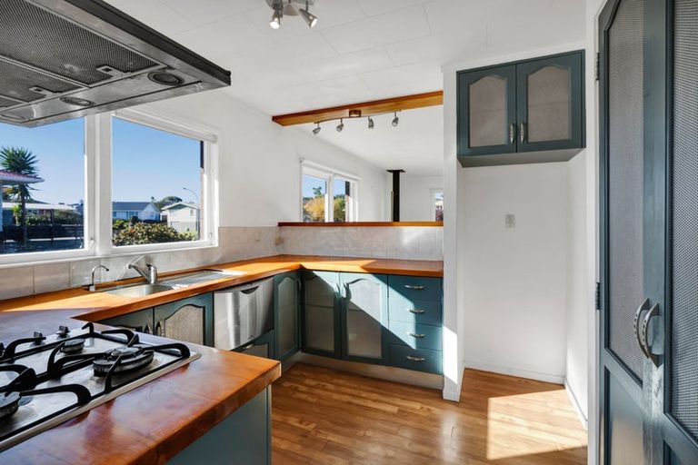 Photo of property in 7 Oleander Place, Bell Block, New Plymouth, 4312