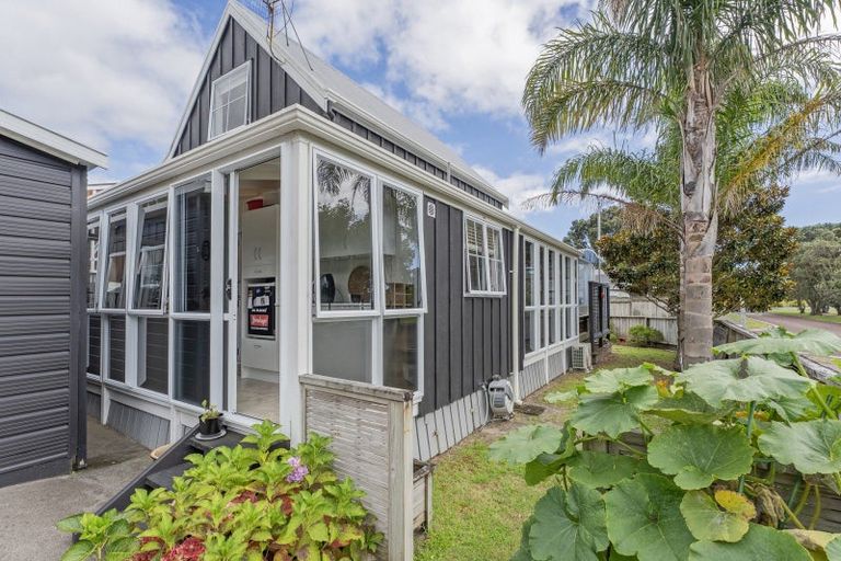 Photo of property in 1a Campbell Court, Pauanui, Hikuai, 3579