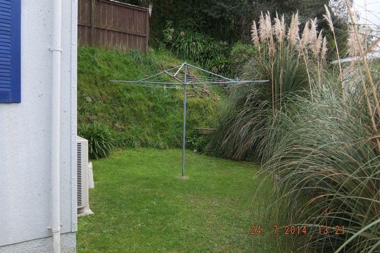 Photo of property in 20 Redwood Avenue, Tawa, Wellington, 5028