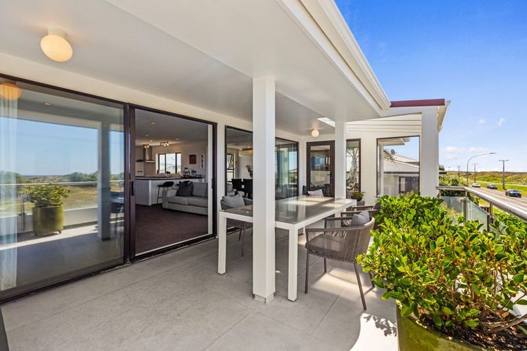 Photo of property in 820a Papamoa Beach Road, Papamoa Beach, Papamoa, 3118